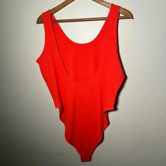 Adidas red ribbed bodysuit  XL - Picture 6 of 7